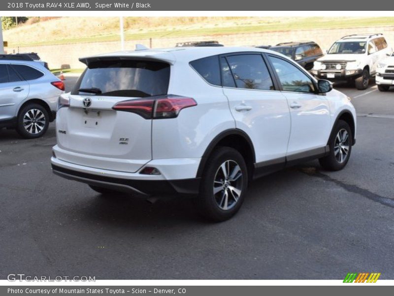 Super White / Black 2018 Toyota RAV4 XLE AWD