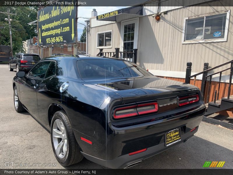 Pitch Black / Black 2017 Dodge Challenger SXT