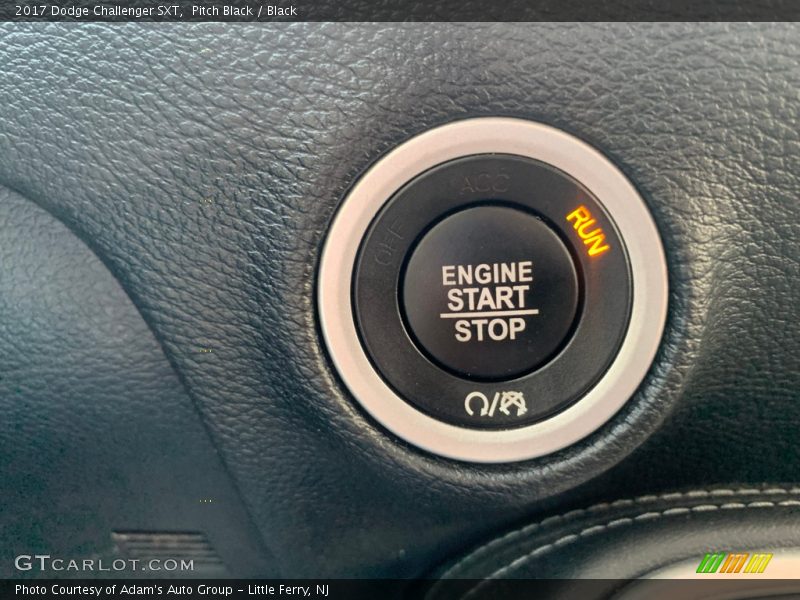 Pitch Black / Black 2017 Dodge Challenger SXT