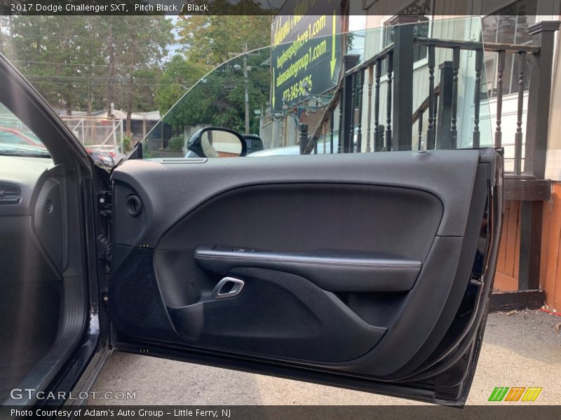 Pitch Black / Black 2017 Dodge Challenger SXT