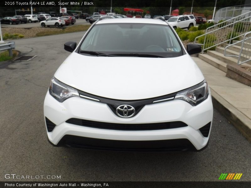 Super White / Black 2016 Toyota RAV4 LE AWD