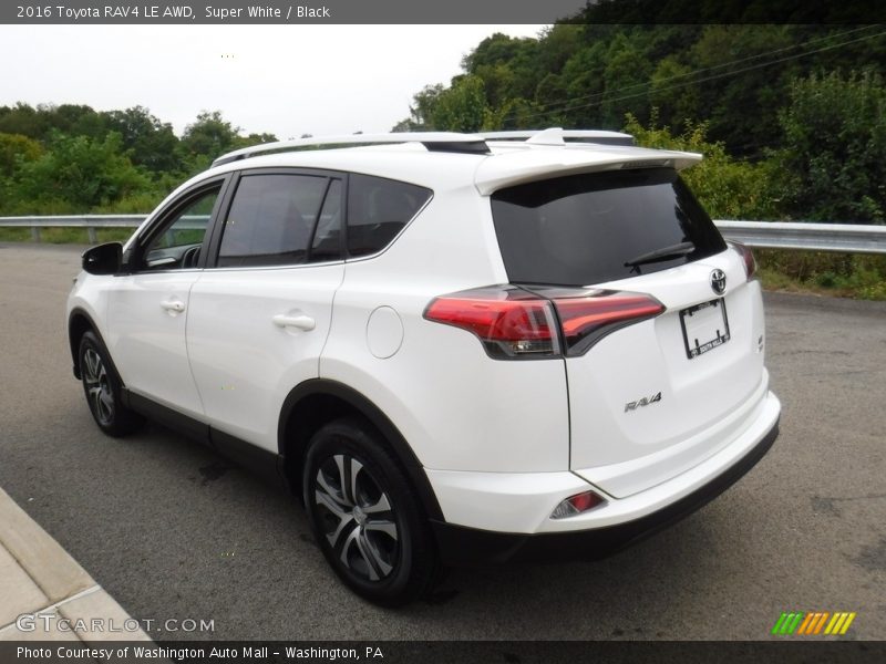 Super White / Black 2016 Toyota RAV4 LE AWD