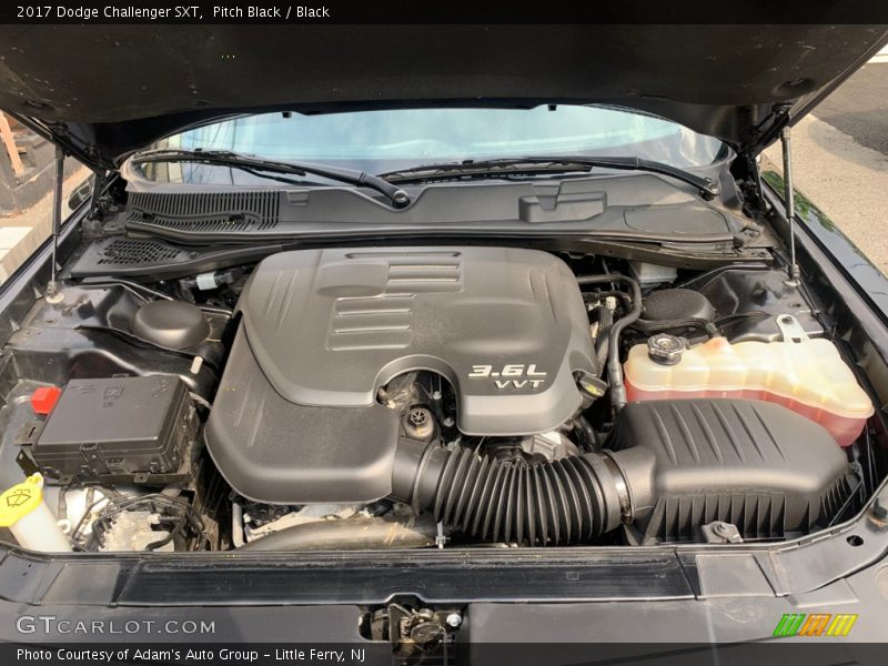 Pitch Black / Black 2017 Dodge Challenger SXT