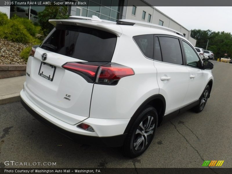 Super White / Black 2016 Toyota RAV4 LE AWD