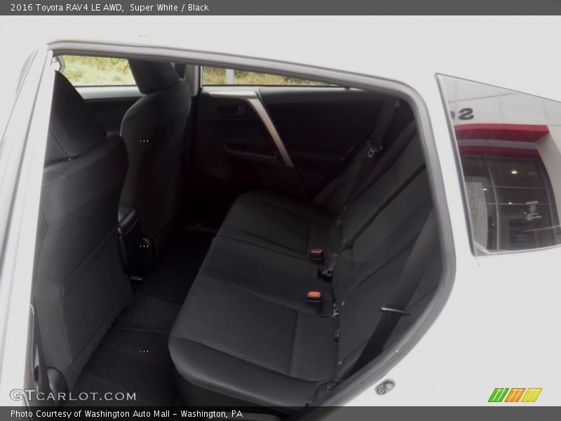 Super White / Black 2016 Toyota RAV4 LE AWD