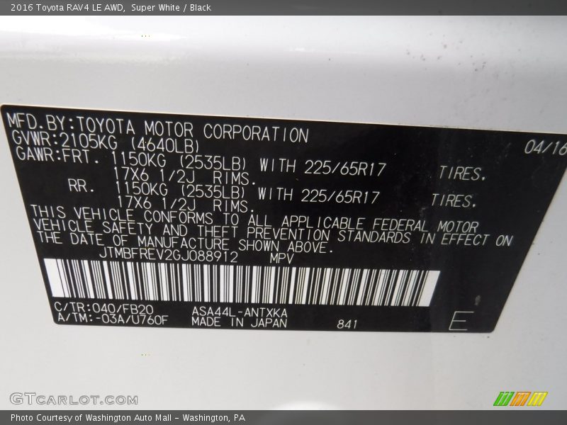 Super White / Black 2016 Toyota RAV4 LE AWD