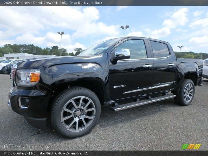 Front 3/4 View of 2020 Canyon Denali Crew Cab 4WD