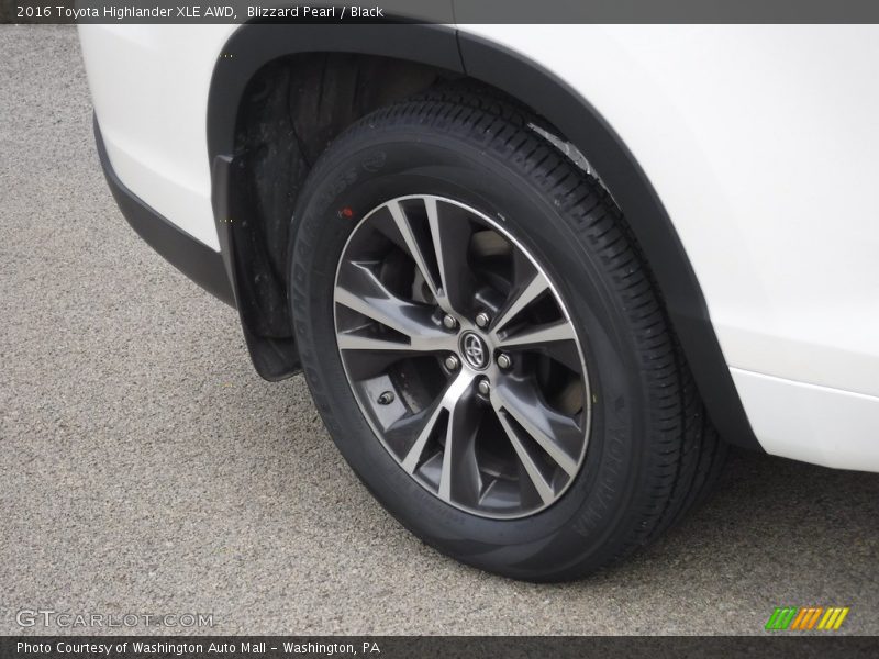 Blizzard Pearl / Black 2016 Toyota Highlander XLE AWD