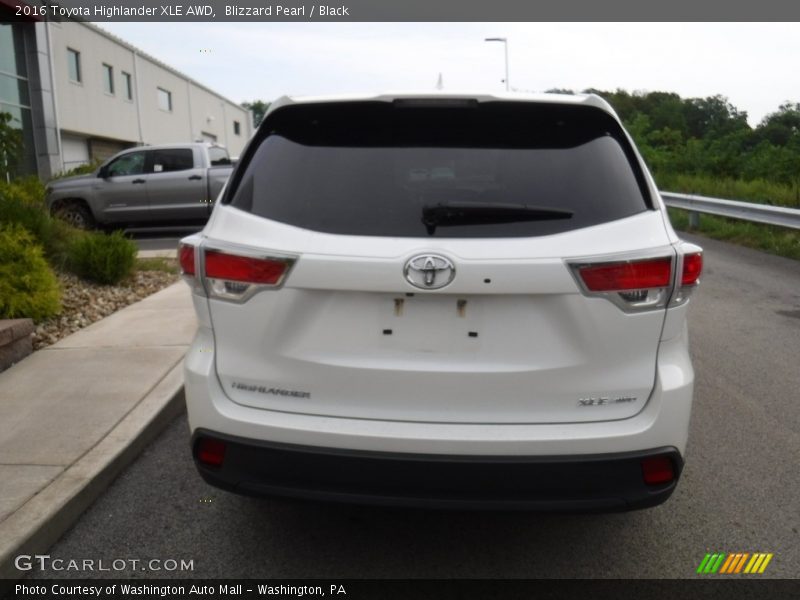 Blizzard Pearl / Black 2016 Toyota Highlander XLE AWD