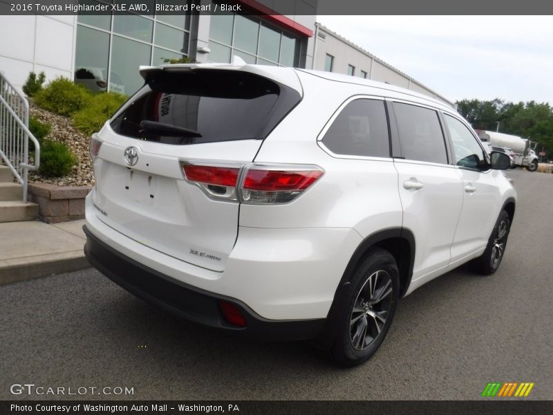 Blizzard Pearl / Black 2016 Toyota Highlander XLE AWD