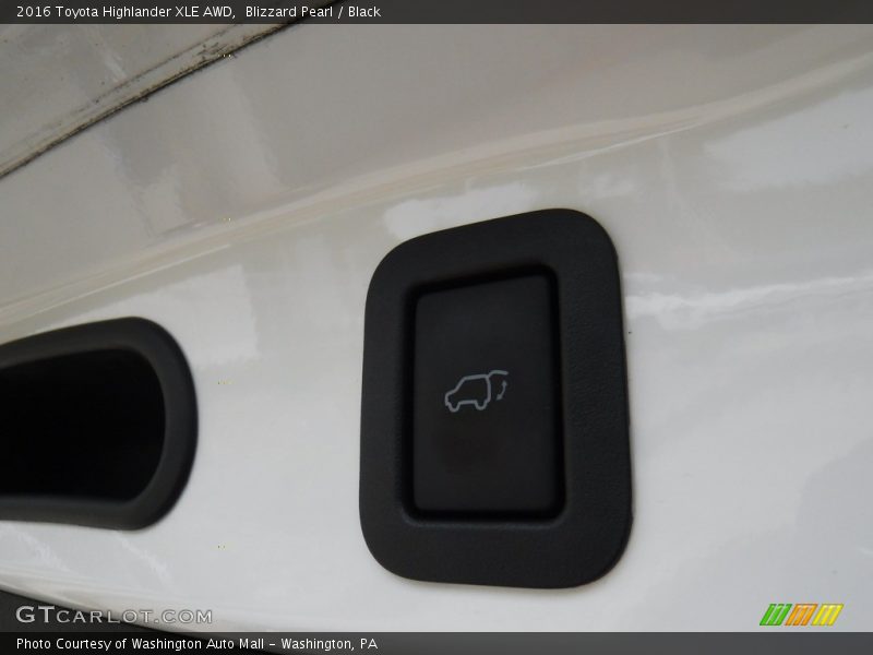 Blizzard Pearl / Black 2016 Toyota Highlander XLE AWD