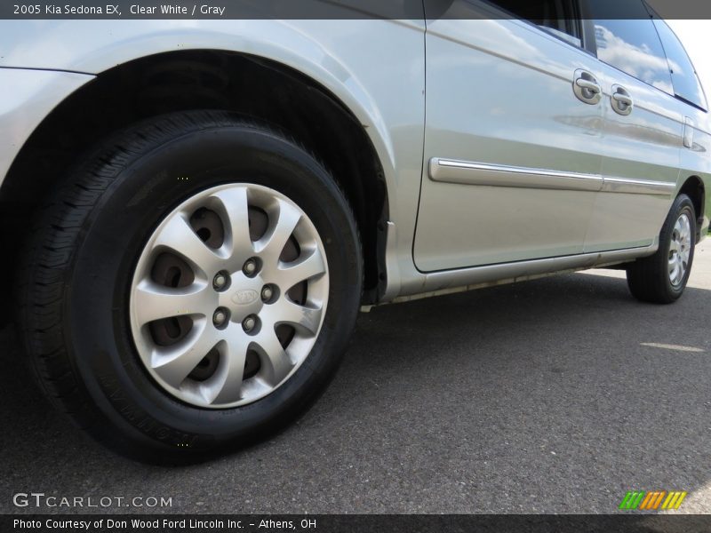 Clear White / Gray 2005 Kia Sedona EX