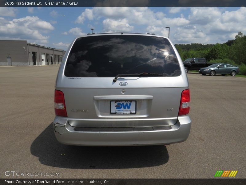 Clear White / Gray 2005 Kia Sedona EX