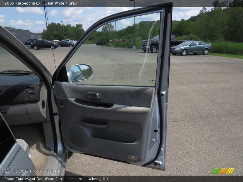 Clear White / Gray 2005 Kia Sedona EX