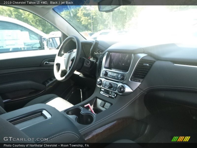 Black / Jet Black 2019 Chevrolet Tahoe LS 4WD