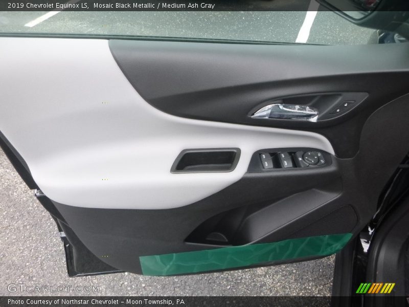 Mosaic Black Metallic / Medium Ash Gray 2019 Chevrolet Equinox LS