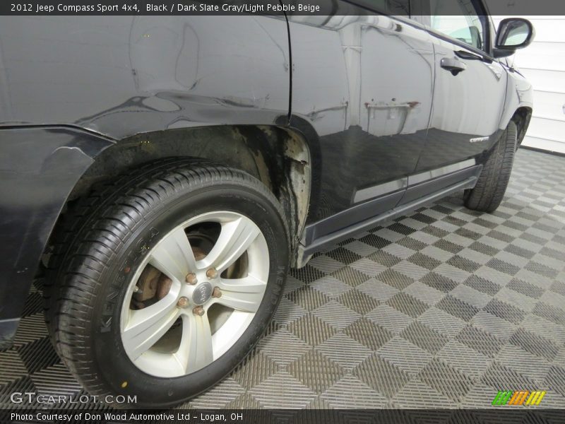 Black / Dark Slate Gray/Light Pebble Beige 2012 Jeep Compass Sport 4x4