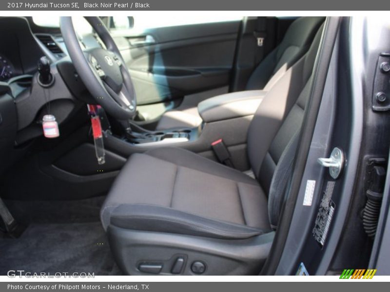 Black Noir Pearl / Black 2017 Hyundai Tucson SE