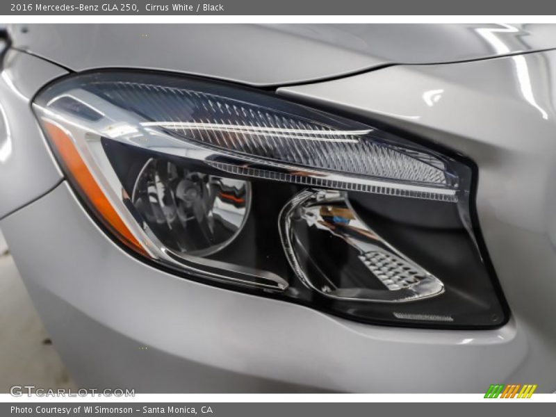 Cirrus White / Black 2016 Mercedes-Benz GLA 250