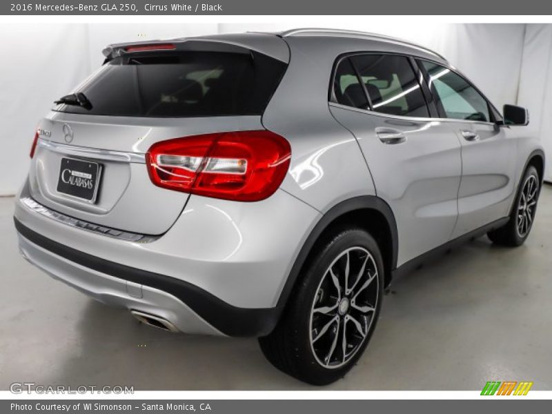 Cirrus White / Black 2016 Mercedes-Benz GLA 250