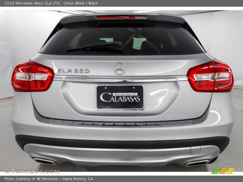 Cirrus White / Black 2016 Mercedes-Benz GLA 250