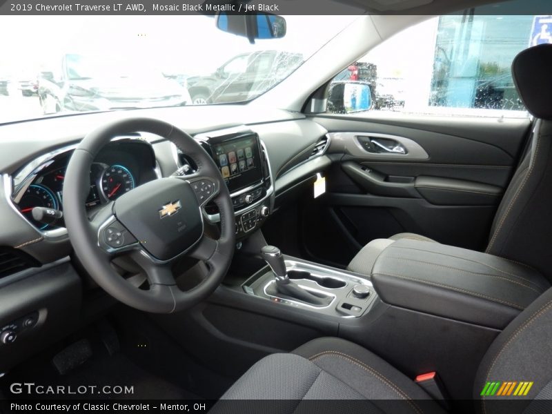 Mosaic Black Metallic / Jet Black 2019 Chevrolet Traverse LT AWD