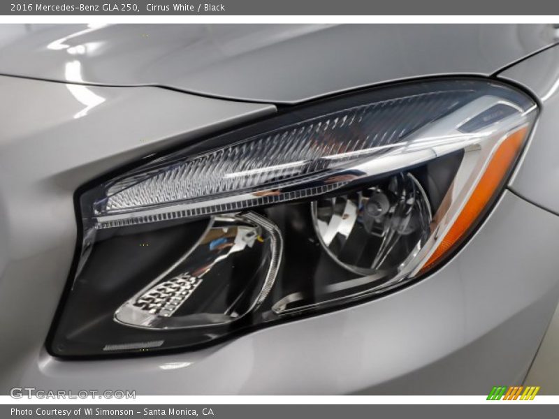 Cirrus White / Black 2016 Mercedes-Benz GLA 250