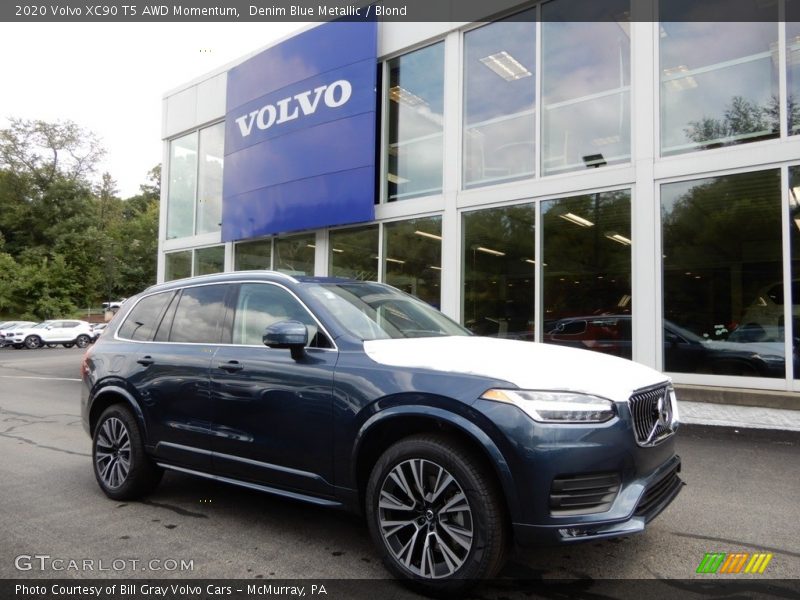 Front 3/4 View of 2020 XC90 T5 AWD Momentum