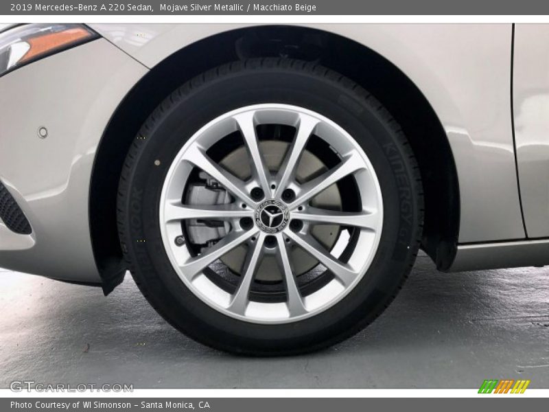 Mojave Silver Metallic / Macchiato Beige 2019 Mercedes-Benz A 220 Sedan