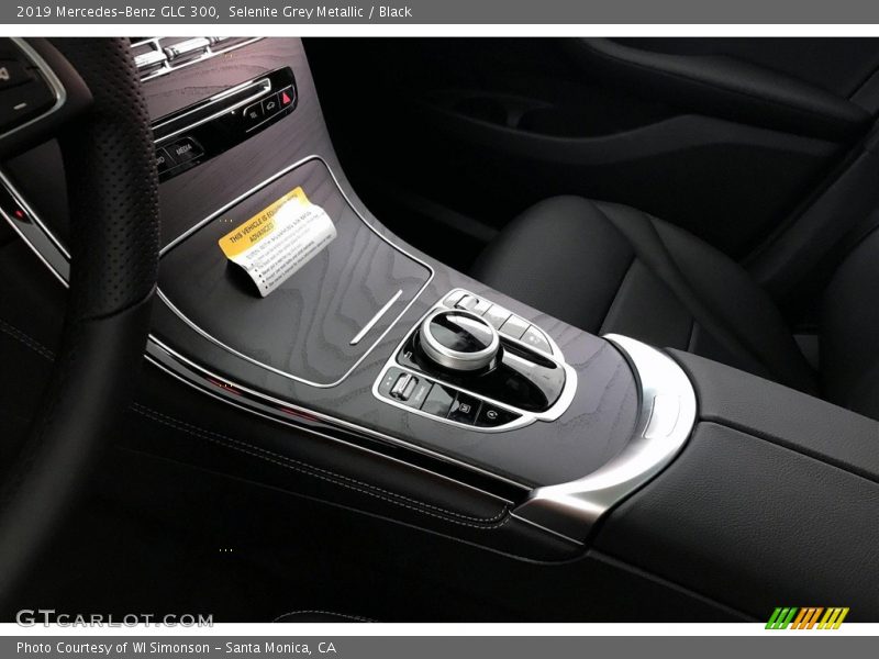 Selenite Grey Metallic / Black 2019 Mercedes-Benz GLC 300
