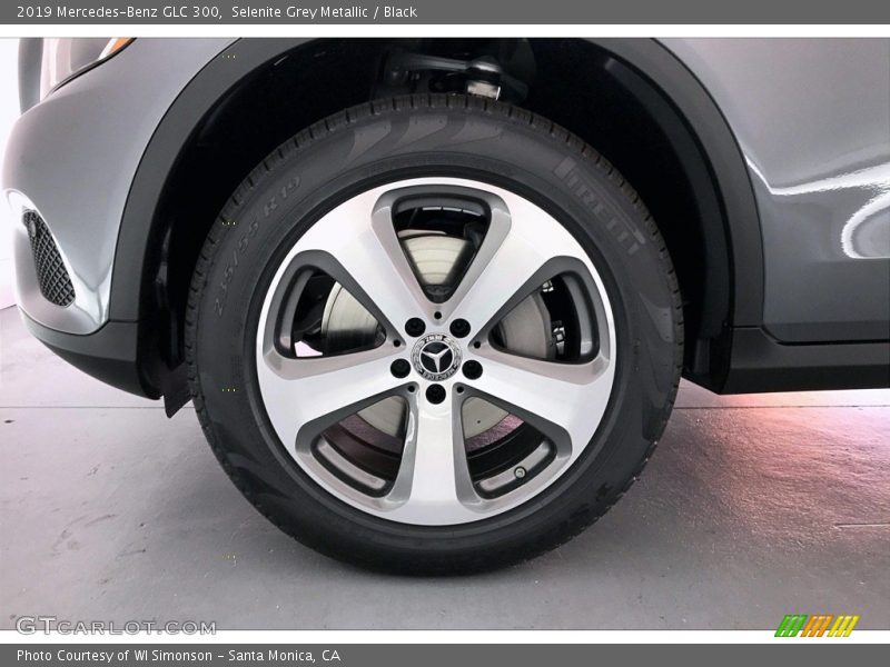Selenite Grey Metallic / Black 2019 Mercedes-Benz GLC 300