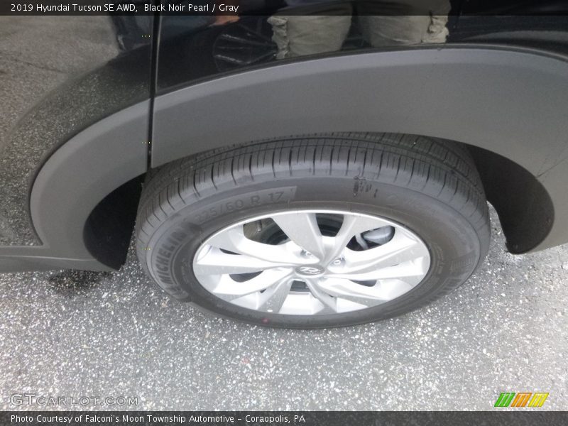 Black Noir Pearl / Gray 2019 Hyundai Tucson SE AWD