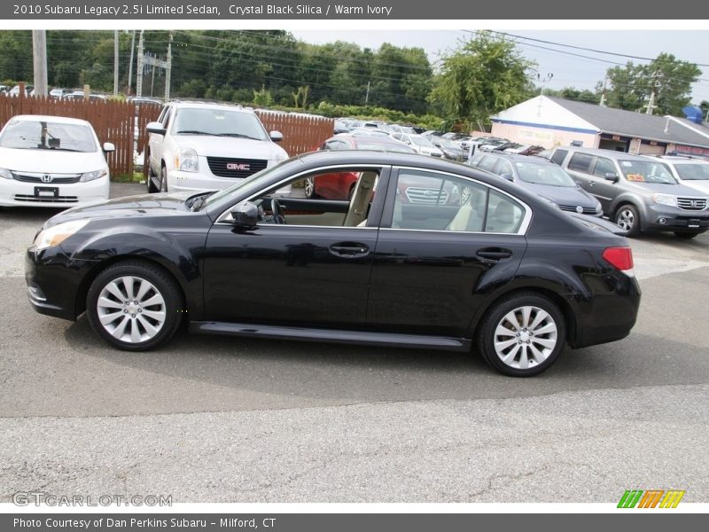 Crystal Black Silica / Warm Ivory 2010 Subaru Legacy 2.5i Limited Sedan