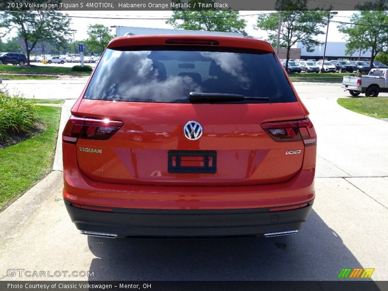 Habanero Orange Metallic / Titan Black 2019 Volkswagen Tiguan S 4MOTION