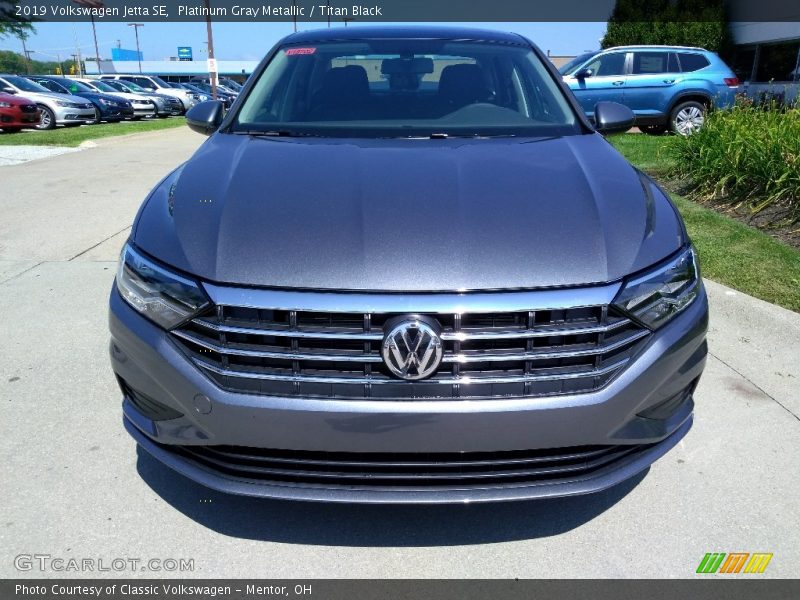 Platinum Gray Metallic / Titan Black 2019 Volkswagen Jetta SE