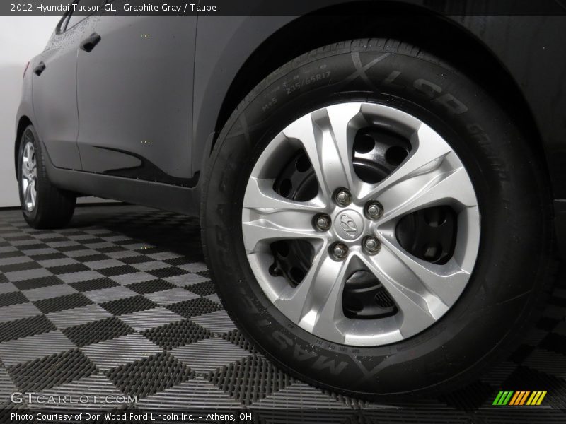 Graphite Gray / Taupe 2012 Hyundai Tucson GL