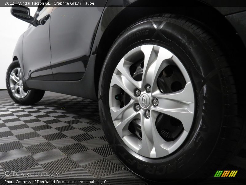 Graphite Gray / Taupe 2012 Hyundai Tucson GL