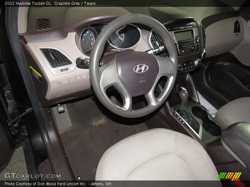 Graphite Gray / Taupe 2012 Hyundai Tucson GL