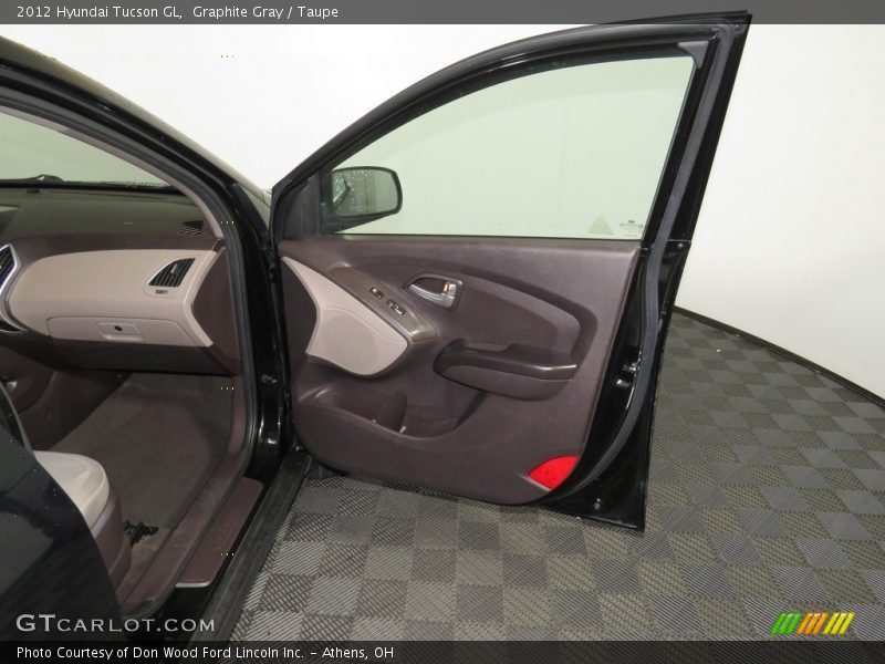 Graphite Gray / Taupe 2012 Hyundai Tucson GL