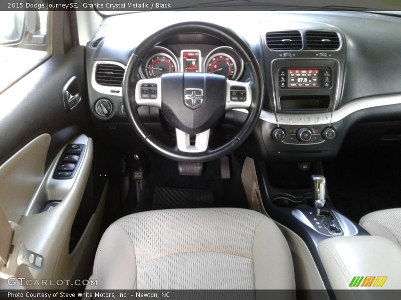 Granite Crystal Metallic / Black 2015 Dodge Journey SE