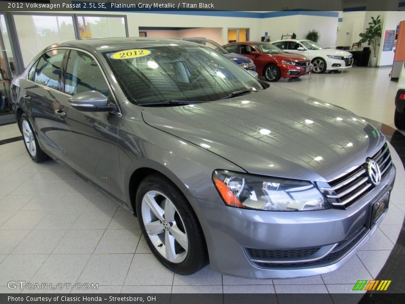 Platinum Gray Metallic / Titan Black 2012 Volkswagen Passat 2.5L SE