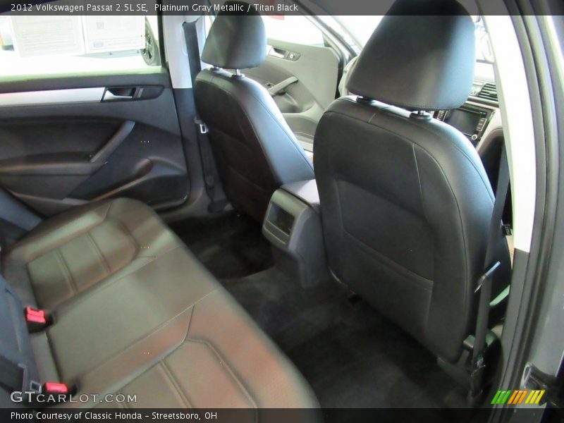 Platinum Gray Metallic / Titan Black 2012 Volkswagen Passat 2.5L SE
