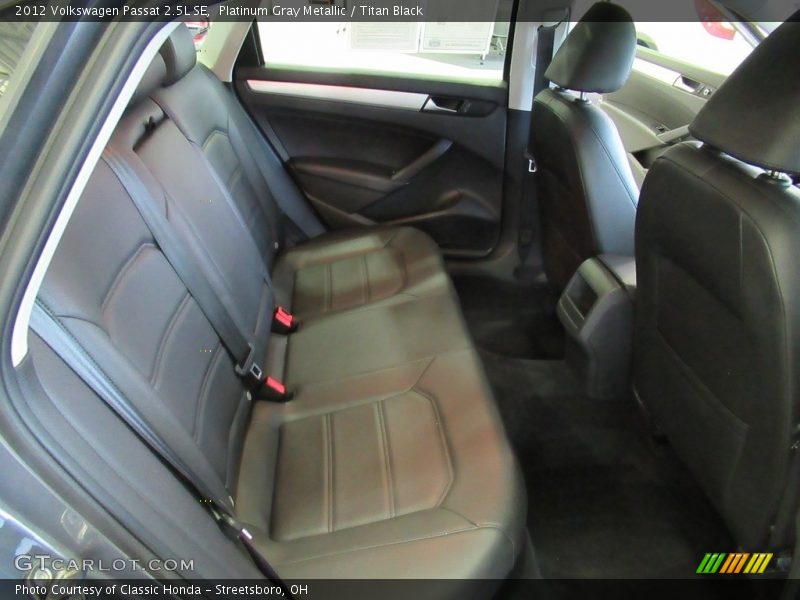 Platinum Gray Metallic / Titan Black 2012 Volkswagen Passat 2.5L SE