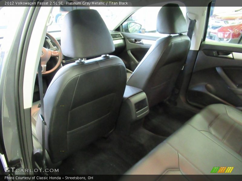 Platinum Gray Metallic / Titan Black 2012 Volkswagen Passat 2.5L SE