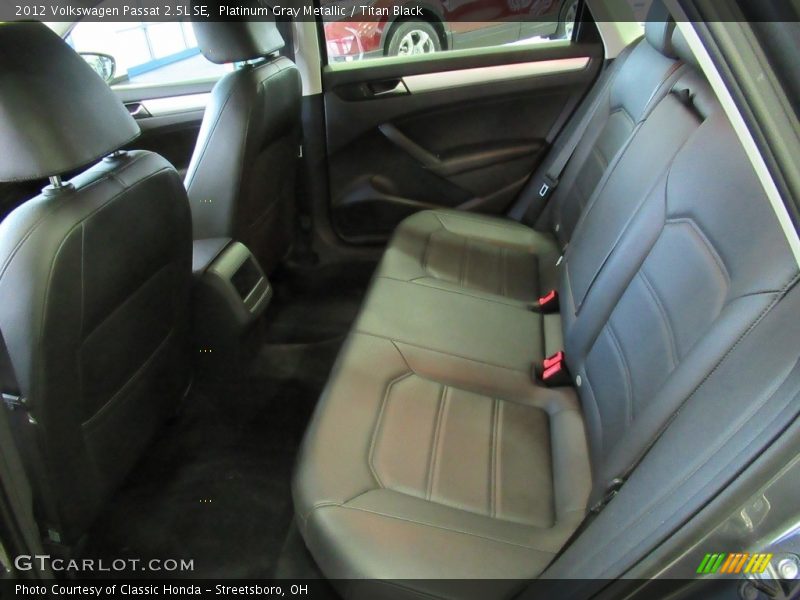Platinum Gray Metallic / Titan Black 2012 Volkswagen Passat 2.5L SE
