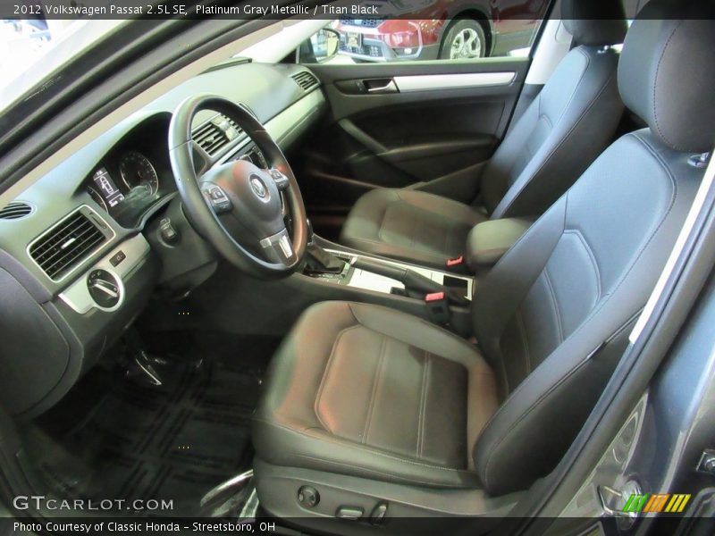 Platinum Gray Metallic / Titan Black 2012 Volkswagen Passat 2.5L SE