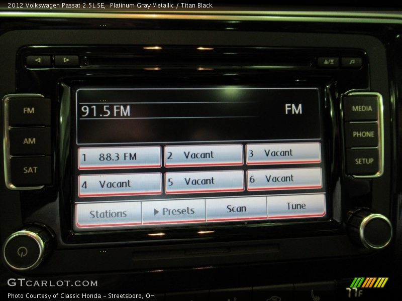 Platinum Gray Metallic / Titan Black 2012 Volkswagen Passat 2.5L SE
