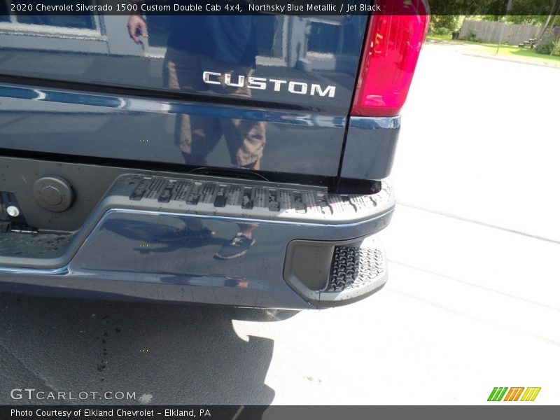  2020 Silverado 1500 Custom Double Cab 4x4 Logo