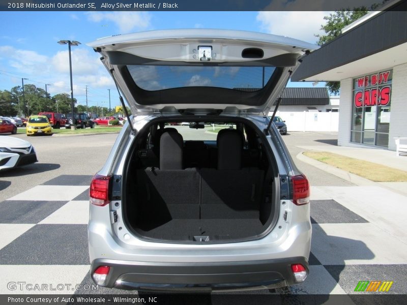 Alloy Silver Metallic / Black 2018 Mitsubishi Outlander SE