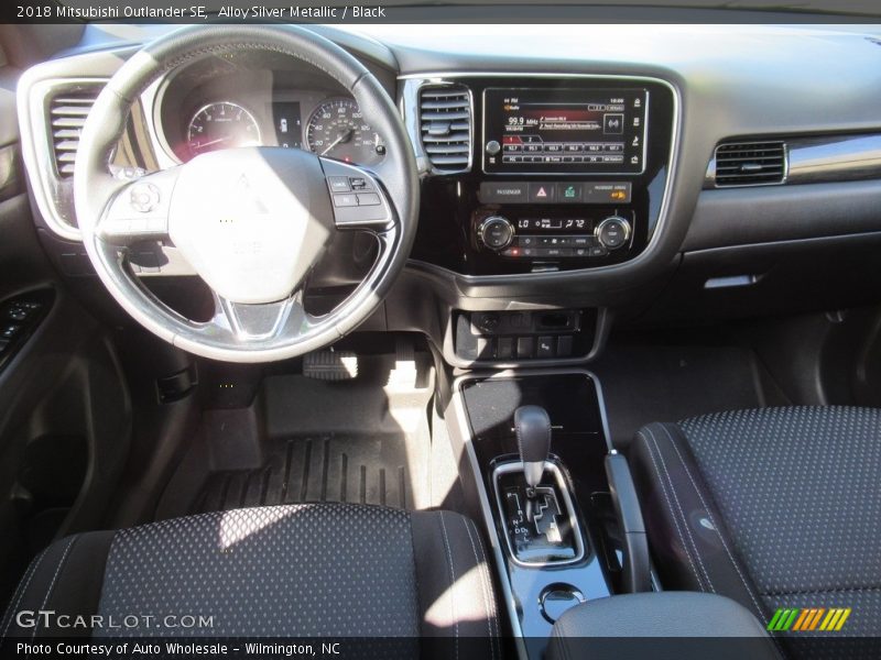 Alloy Silver Metallic / Black 2018 Mitsubishi Outlander SE